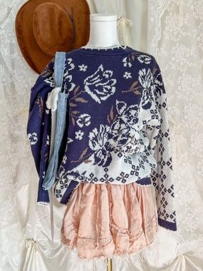 Vintage Blue and White Knit Floral Sweater Cottagecore Fairy Cozy Grandpa Aesthe